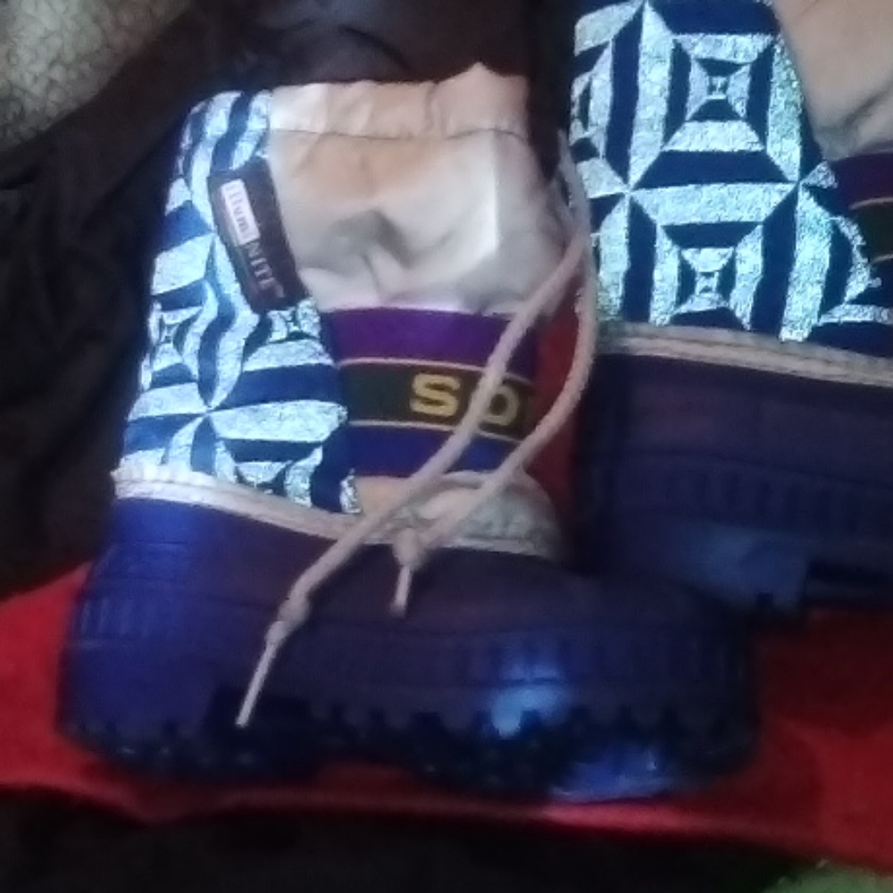 Sorel snow boots (kids sz8)